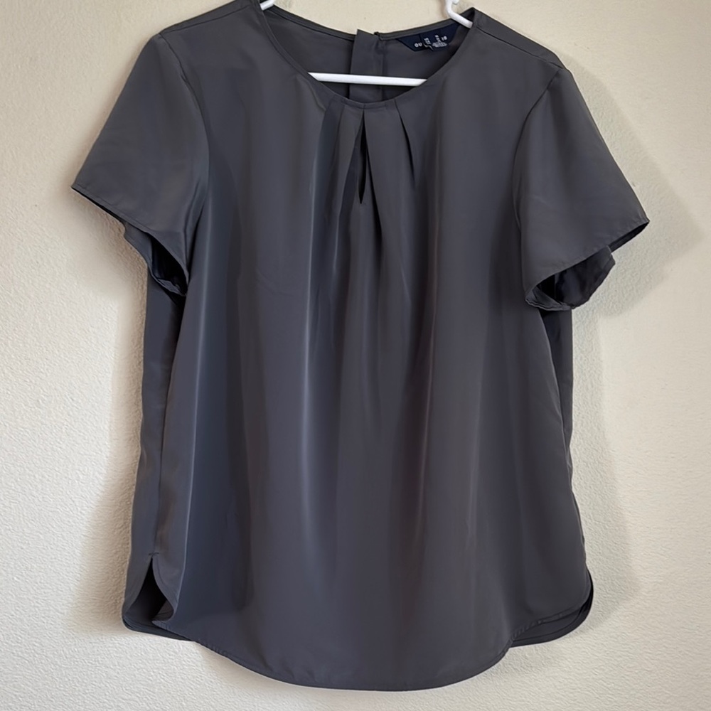 Lands' End Gray Pleated Short Sleeve Blouse